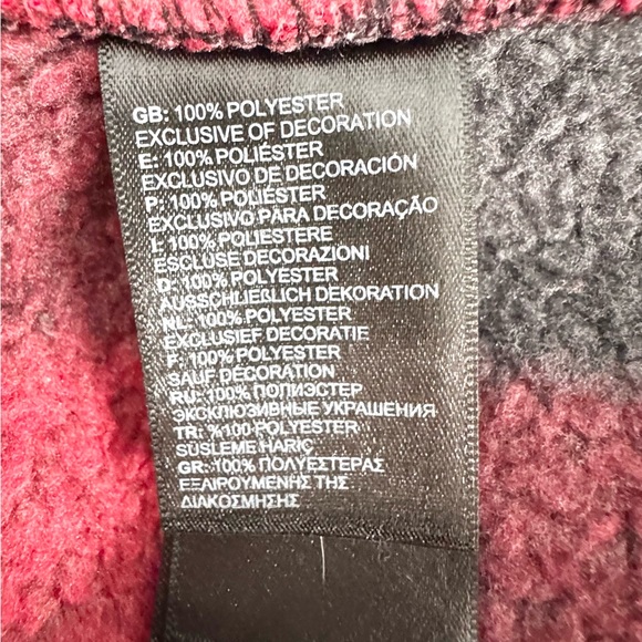 The North Face Crescent Fleece with Toggle Button in Grey and Red Buffalo Check - Picture 8 of 9